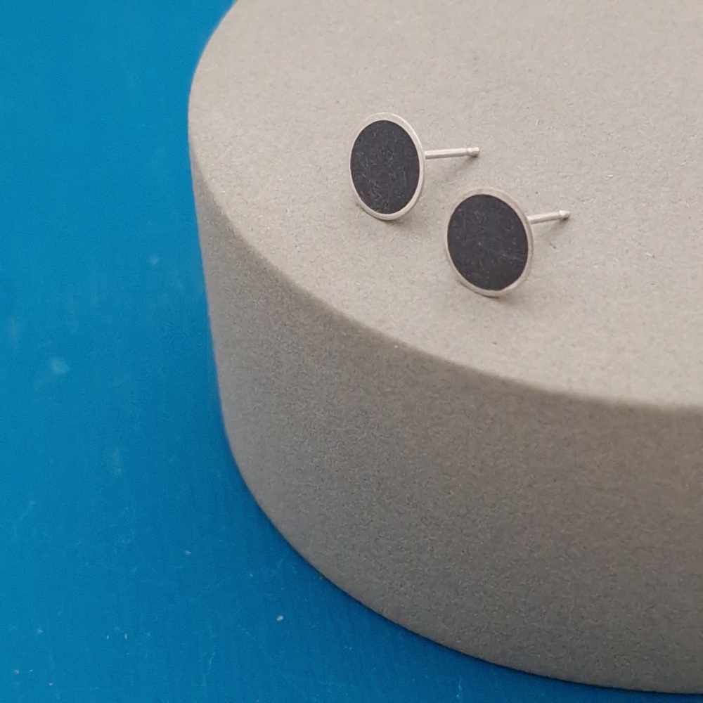 Colour Dot Studs - Large Black