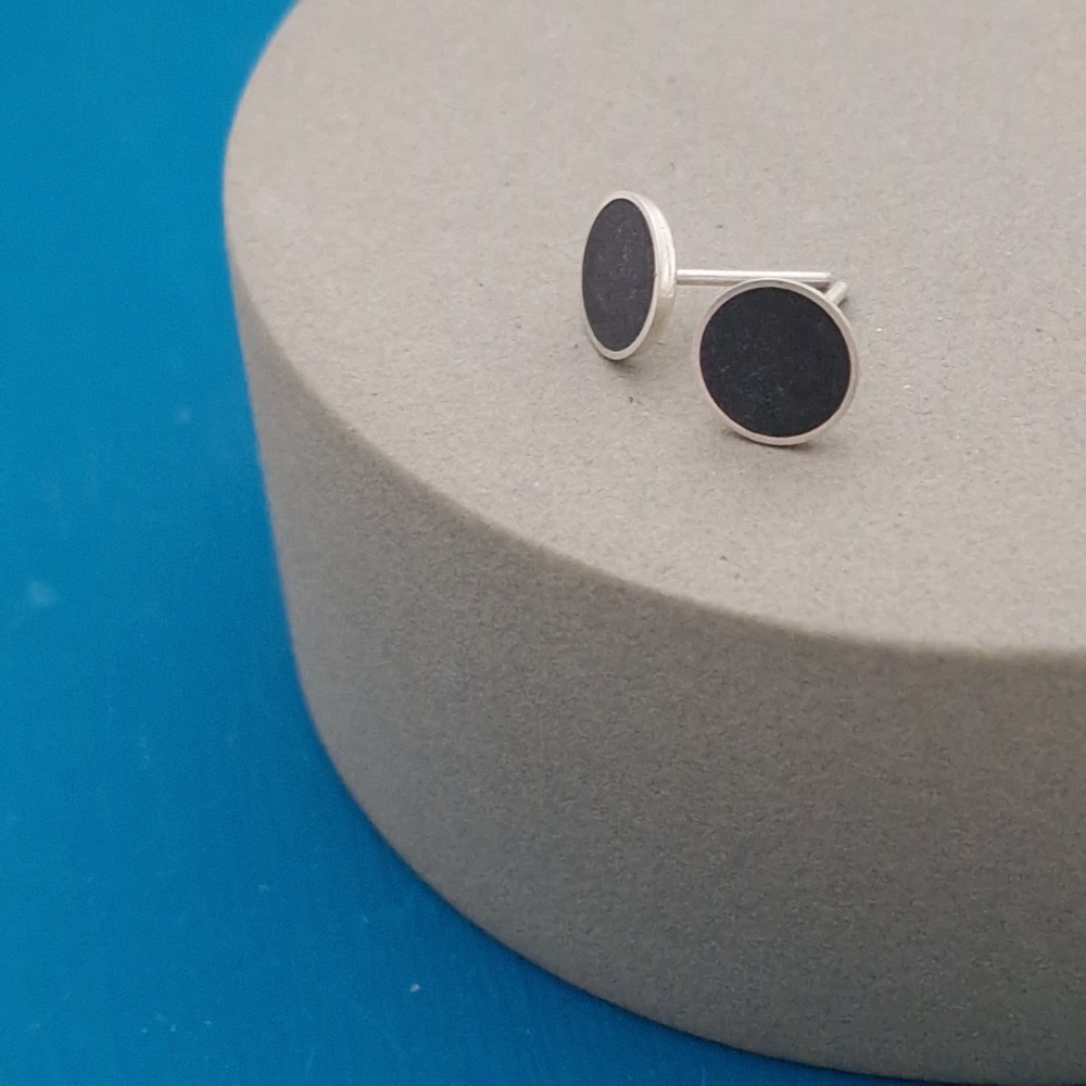 Colour Dot Studs - Large Black