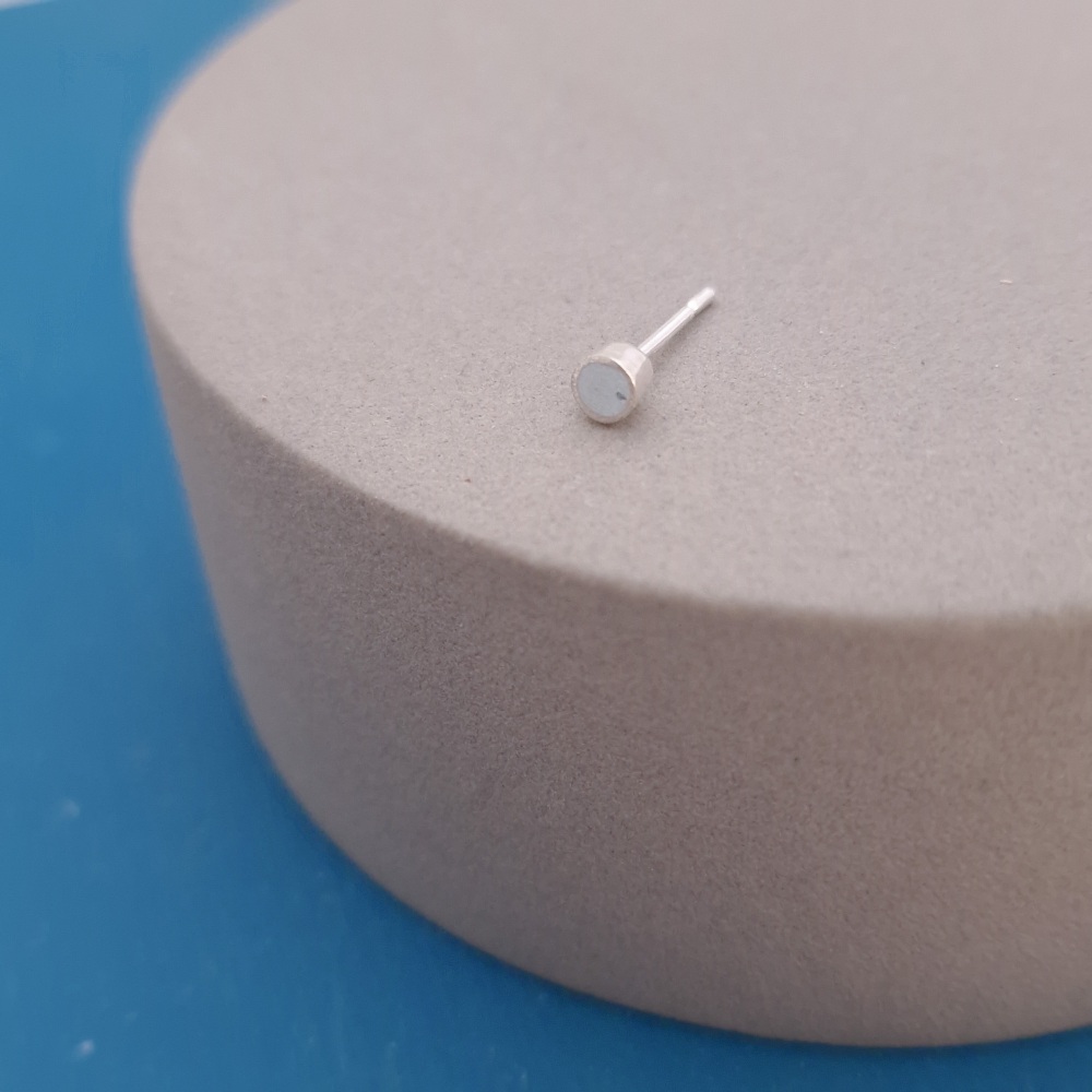 Colour Dot Stud - Solo Tiny Stud Aqua