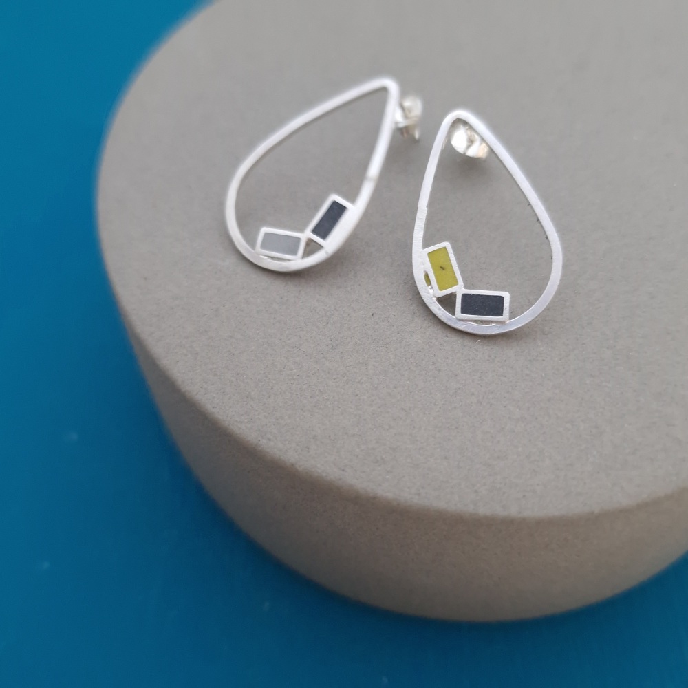 Raindrop Inside Dot Stud Earrings Large Autumn Colours