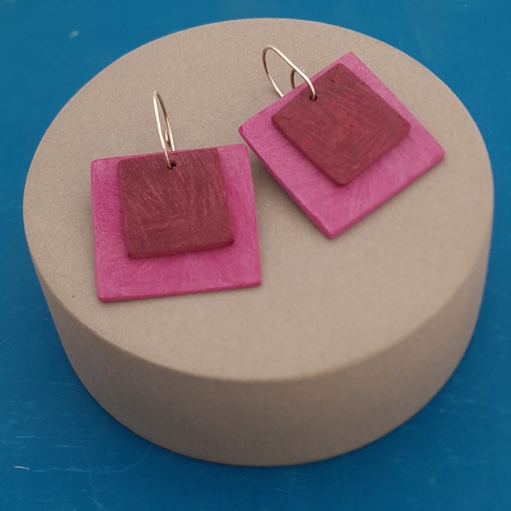 Scratched Square Earrings Berry Pinks