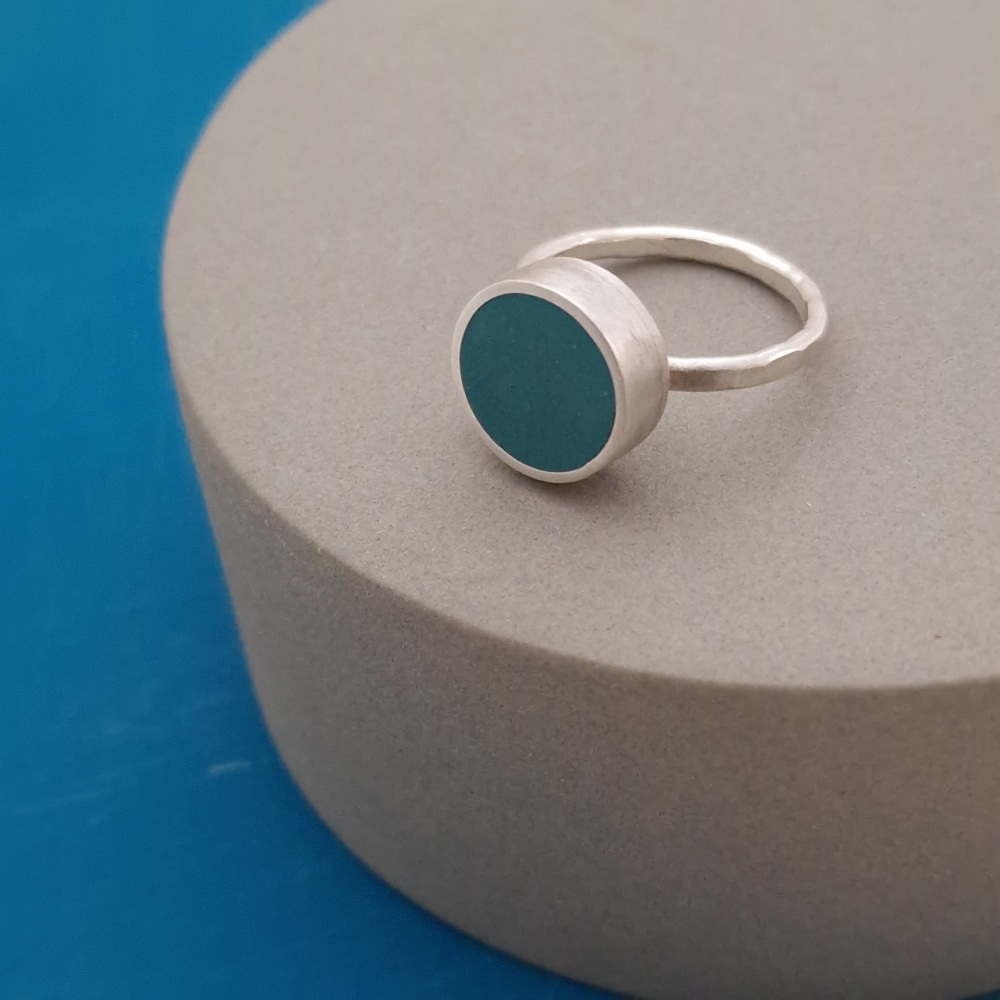 Teal Circle Dot Ring Size O