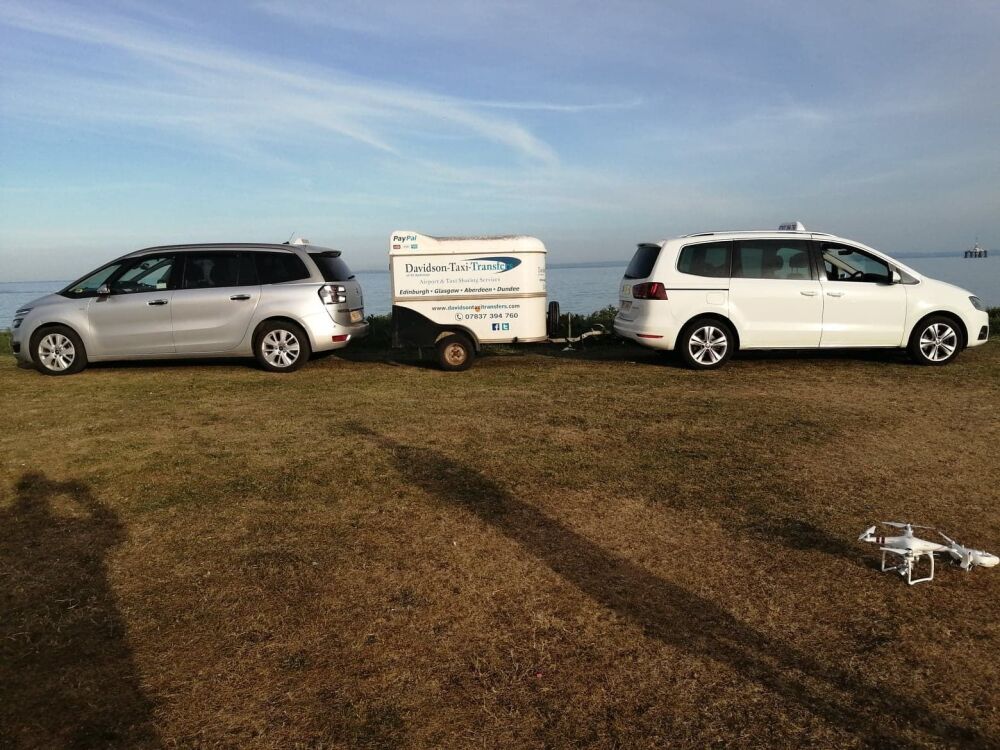 - Edinburgh Airport - Dundee + Luggage Trailer