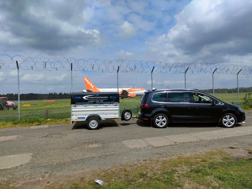 Glasgow Airport to or from Dundee + Luggage Trailer