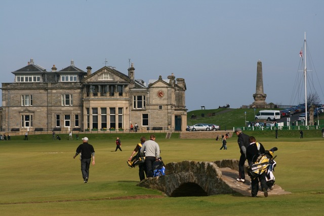 Private Taxi Edinburgh Airport to or from the Old Course Hotel, St Andrews,