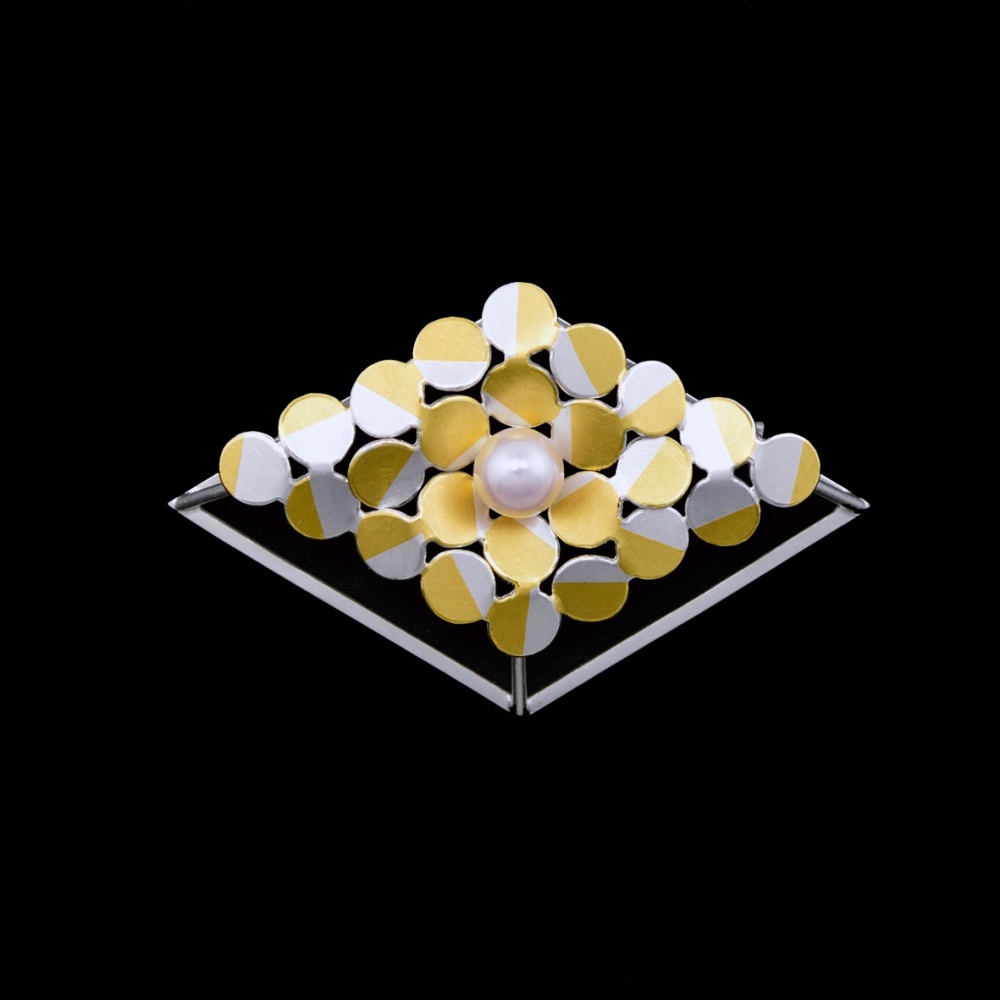 Rhombus 3D 5X5 brooch
