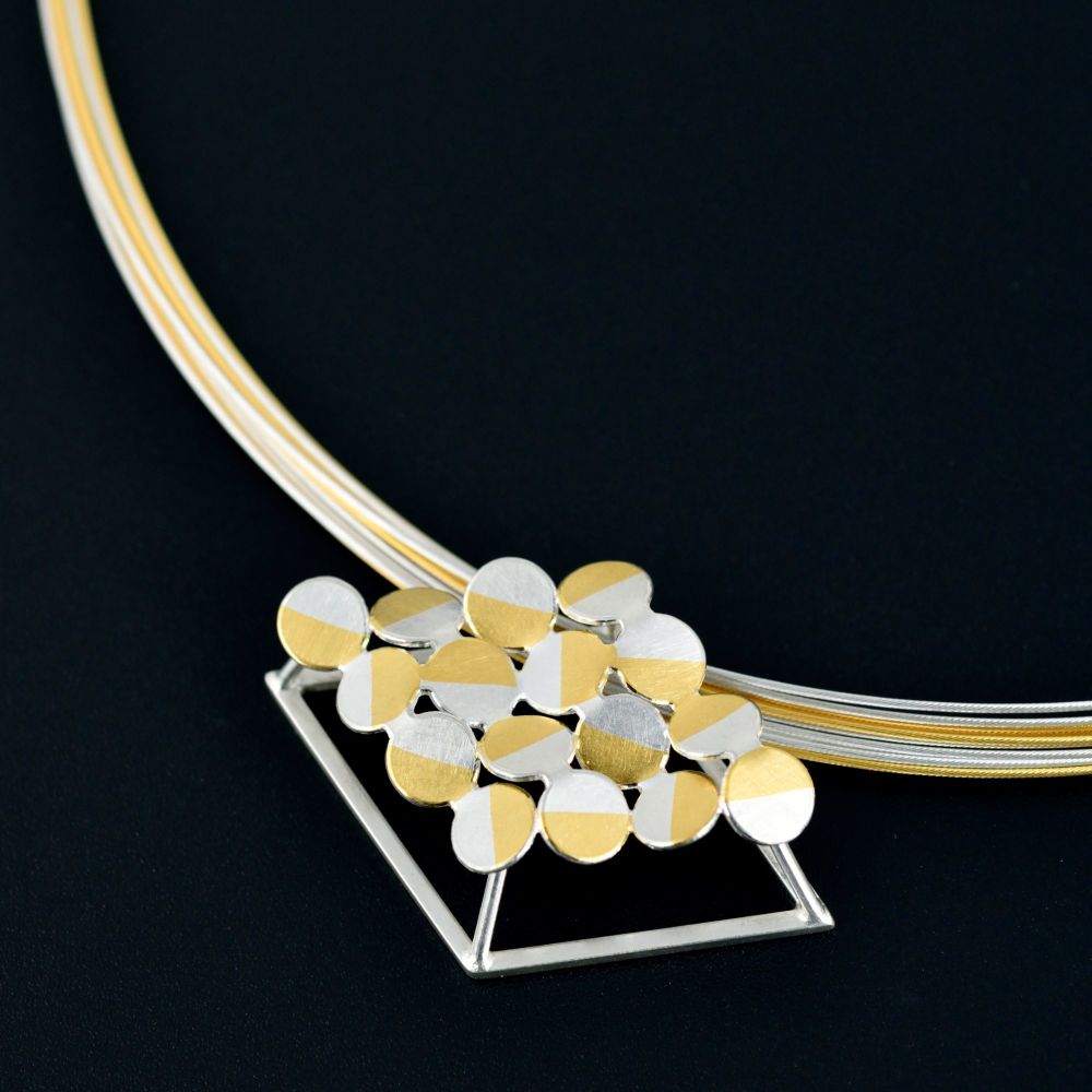 <!-- 007 -->Rhombus 3D 4X4 brooch pendant