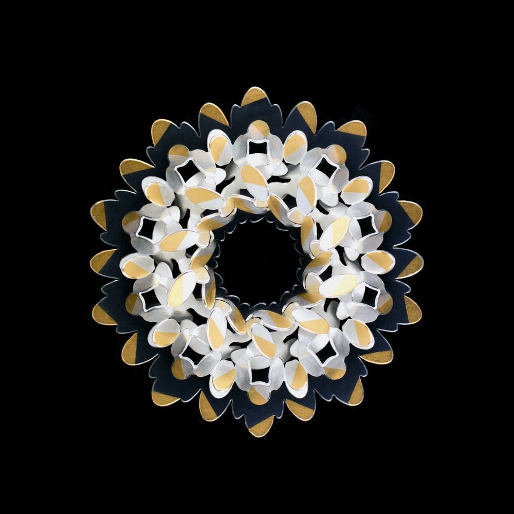 Circular ovals flower brooch II