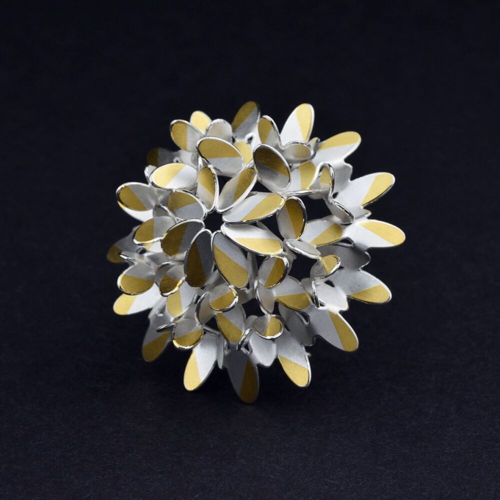 Circular oval flower brooch VII