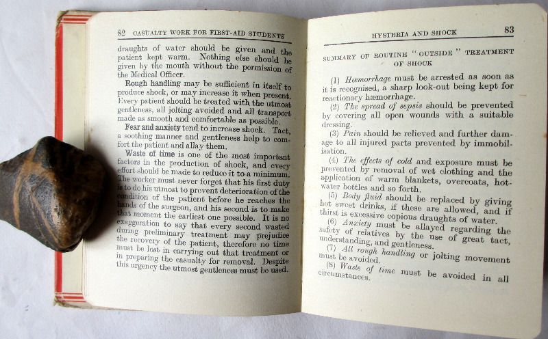 Casualty Work for Advanced First-Aid Students by A.W. MacQuarrie, 1944. Sample pages.