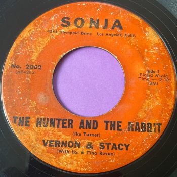 Vernon & Stacy-The hunter and the rabbit-Sonja G