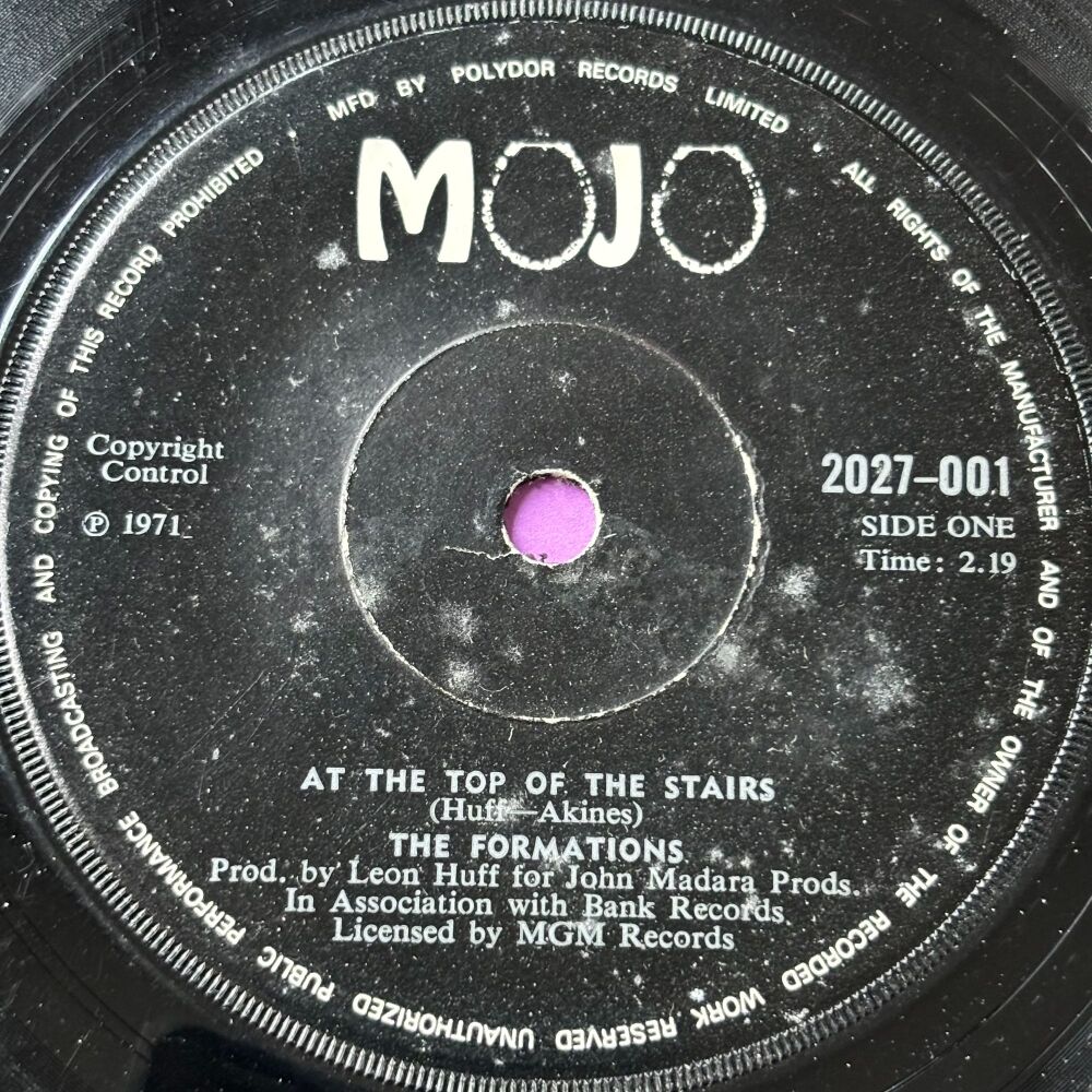 Formations-At the top of the stairs-UK Mojo E