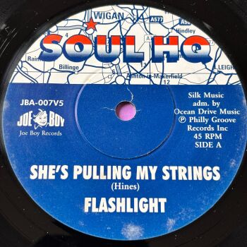 Flashlight-She's pulling my string-Soul HQ R E+