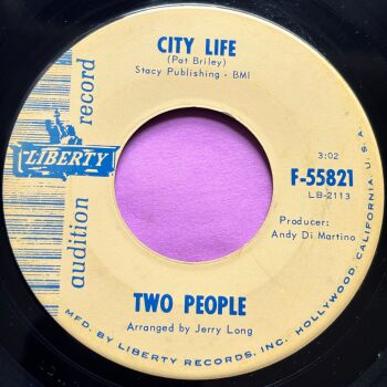Two People-City life-Liberty Demo  E+