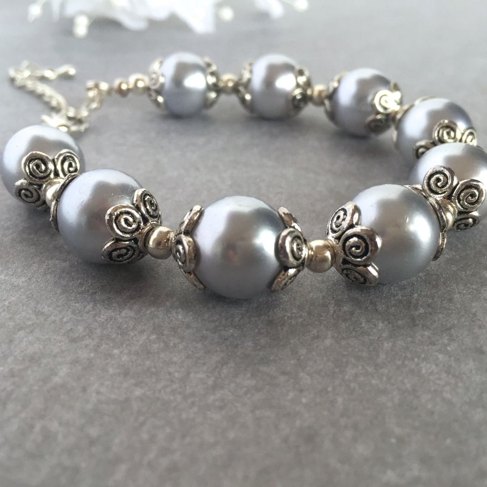 Lilac and Silver Pearl Bracelet