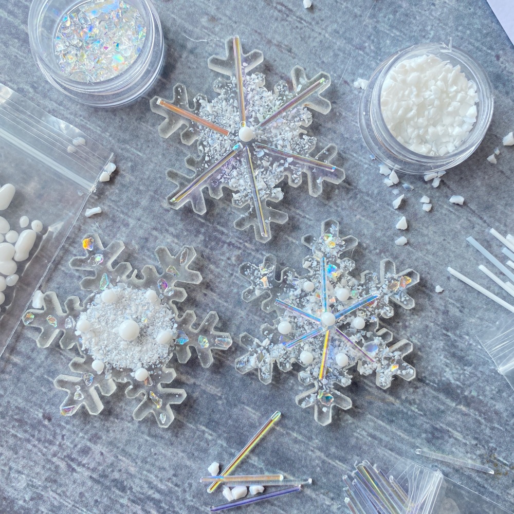 Fused Glass Kit - Snowflakes ( iridescent)