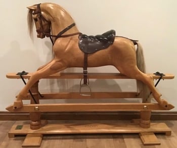 LEGENDS OAK HORSES Medium 40in Ex Display & Large 43in GC used