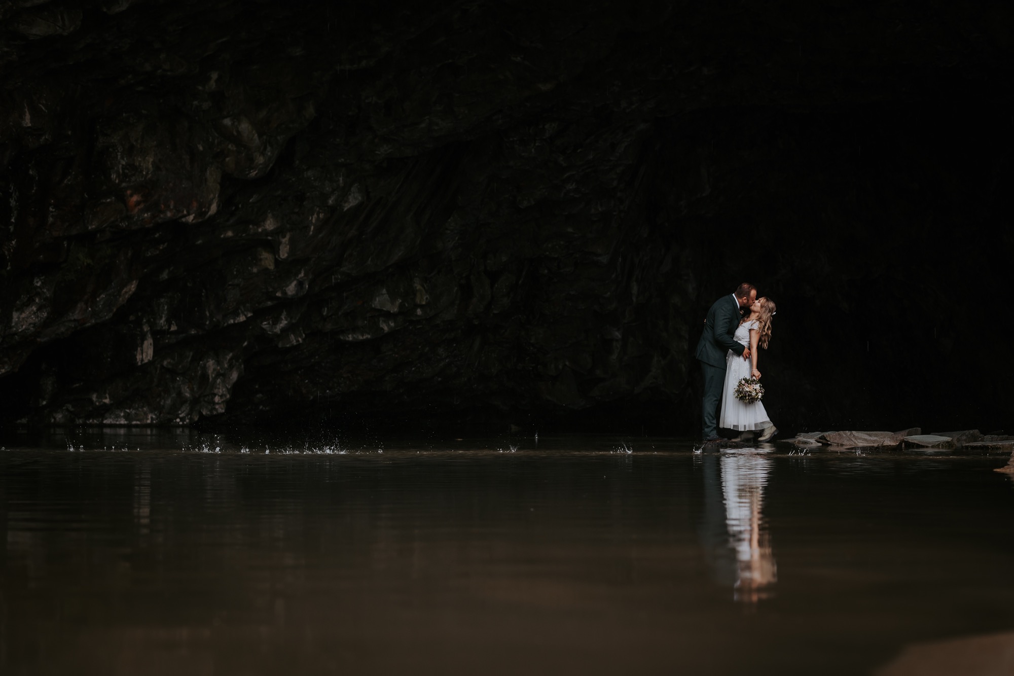 MrandMrsSammakia-CoteHow-RydalCaves-01.jpg