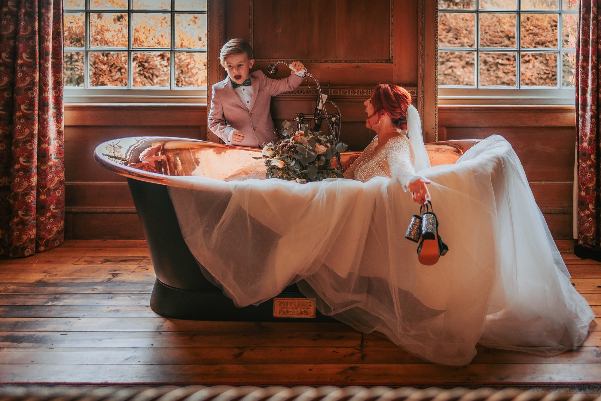 Holesfoot - North Yorkshire - Cumbria - vintage bathtuib - Autumnal wedding