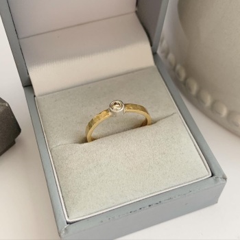 0.10ct Diamond 18ct yellow gold and Platinum engagement ring