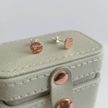 Small copper hammered disc stud earrings 