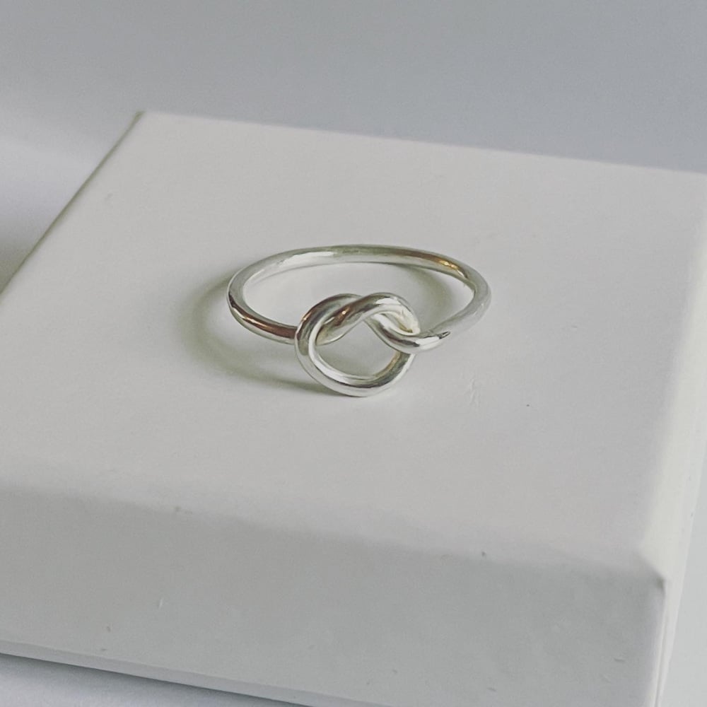 Sterling silver knot ring 