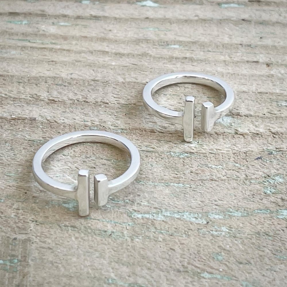 Double bar ring in silver 