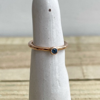 9ct rose Gold Sapphire stacking ring 