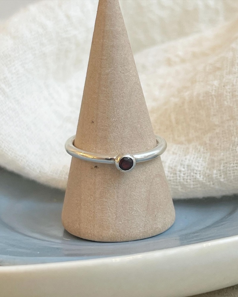 Garnet polished stacking ring