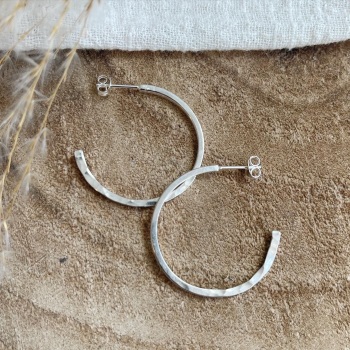 Hoop earrings with hammered detail 