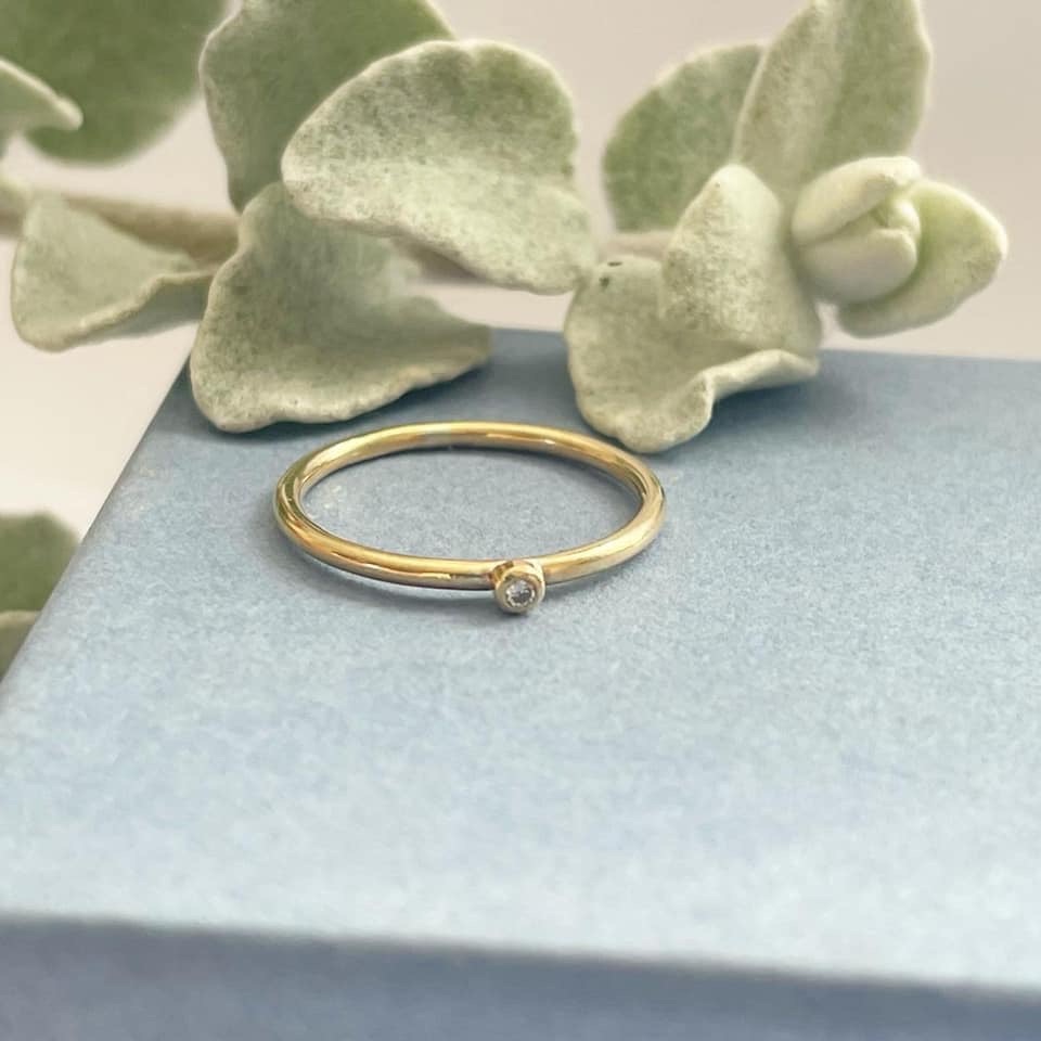 9ct yellow gold dainty Diamond ring