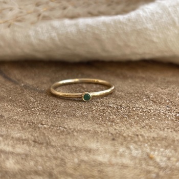 9ct Dainty Emerald stacking ring