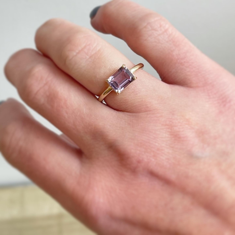 Amethyst 9ct yellow gold ring