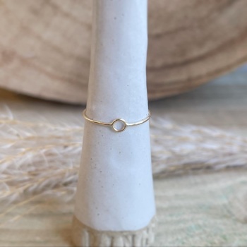 Dainty little circle ring in 9ct yellow gold