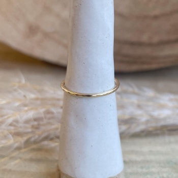 Dainty hammered texture ring in 9ct yellow gold