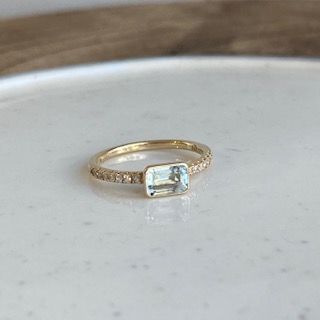 Aquamarine and Diamond Ring in 9ct Yellow Gold