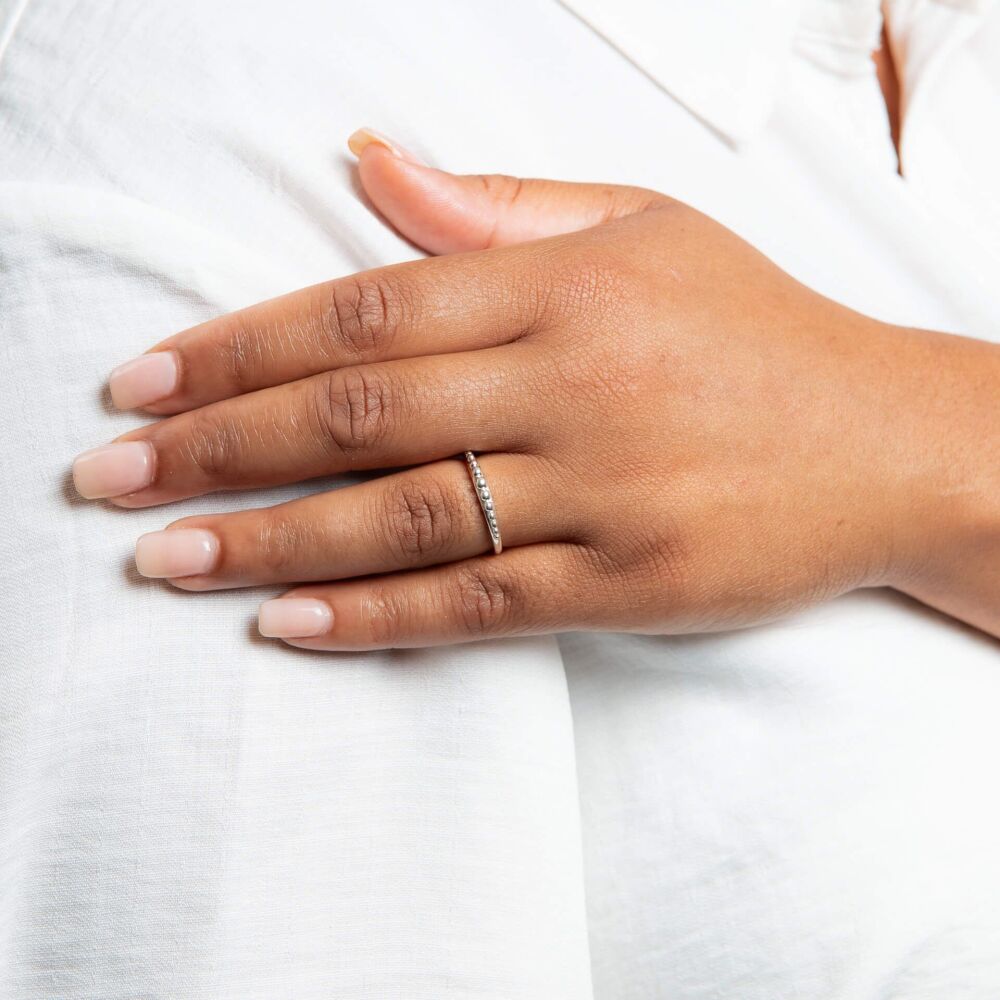 Graduated bead ring in sterling silver