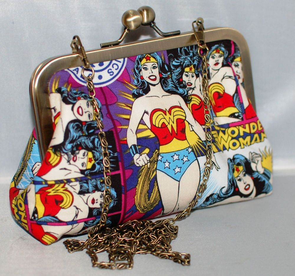 WONDER WOMAN EVENING BAG