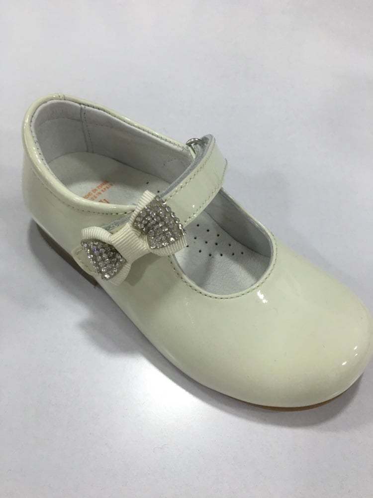 girls cream shoes