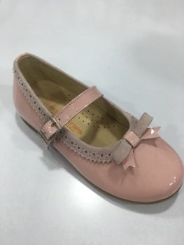 Girls Andanines Pink Patent Shoes..