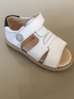 CLEARANCE PRICE NOW ONLY £25 Boys Andanines Sandals White Leather with Navy