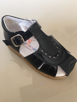 CLEARANCE PRICE NOW ONLY £25 Boys Andanines Sandals Navy Patent