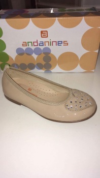 Girls Andanines Camel Patent Shoes.