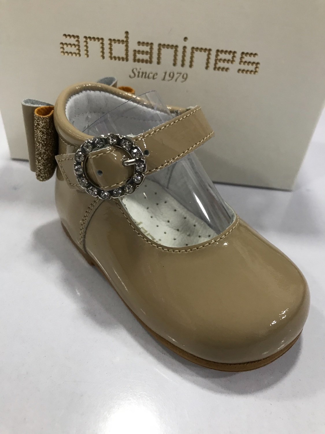 Girls Andanines Camel Patent Shoes 192830 Girls Andanines Camel Patent Shoes 192830