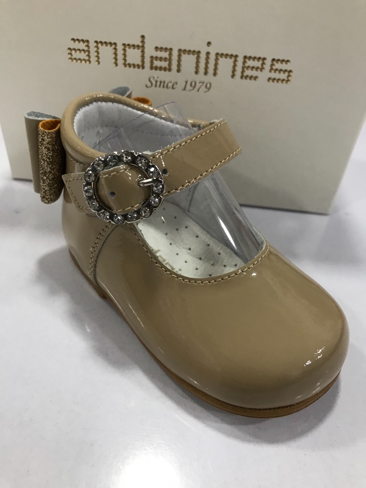 Girls Andanines Camel Patent Shoes