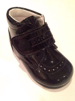 CLEARANCE PRICE NOW ONLY £25 Boys Andanines Black Patent Boots 91744