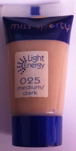 Miss Sporty Foundation Light Energy (3 pack) - 025 Medium / Dark