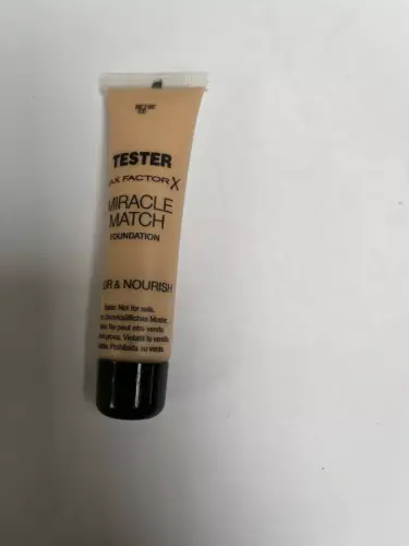 Max Factor Miracle Match Mini Foundation - Beige