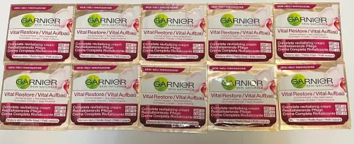 Garnier Skin Naturals Vital Restore Complete Day Cream