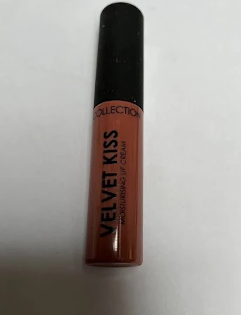 Collection Velvet Kiss Moisturising Lip Cream - Hot Cakes